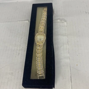 ELIZABETH TAYLOR WOMEN'S ET GOLD TONE RHINESTONE ACCENT MOP DIAL WRIST WATCH - Picture 1 of 5