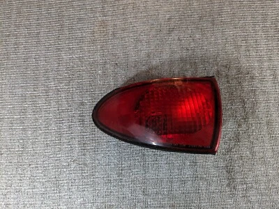 Chevrolet Cavalier Taillight Lamp RH 2000 to 2002 - Изображение 1 из 4