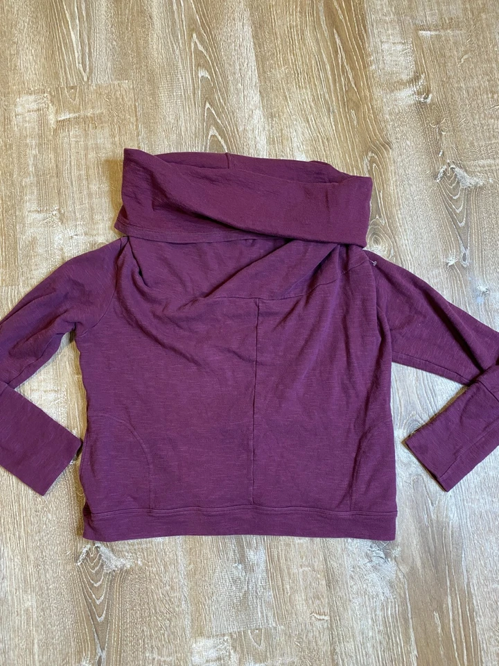 Sudadera corta Lucy atlética manga larga capucha cuello embudo rosa magenta grande Foto 1 de 4