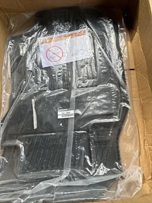 Tapetes de assoalho para todas as estações Nissan Rogue Sport 2017-2021 - 4 peças / preto fabricante de equipamento original T99E1-6Ma2A - Imagem 1 de 3