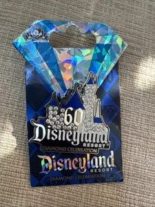 Prendedor Castillo Brillante Celebración Diamante 60 Aniversario Disneyland (DP-2) - Imagen 1 de 2