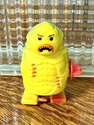 Caminante de juguete de cuerda de criatura de la laguna negra años 70 Hong Kong funciona de colección Foto 1 de 4