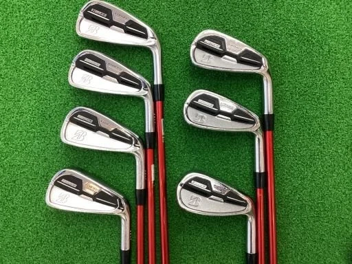 Juego de hierros Bridgestone J15DPF 2014 7 piezas 4-Pw Stiff Tour AD J15-11I DIESTRO Foto 1 de 4