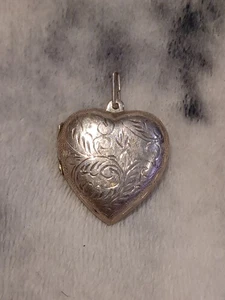 Vintage Large Sterling Silver Etched Heart Locket - Picture 1 of 3