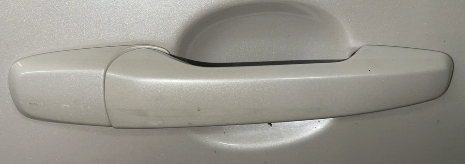 12-14 FORD EDGE Outside Door Handle Right FRONT WHITE UG W/CONVENTIONAL IGNITION Foto 1 de 1