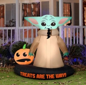 Gemmy luftgeblasene aufblasbare Grogu mit Jack O' Laterne, 5,5 Fuß hoch, braun #228279 - Bild 1 von 8