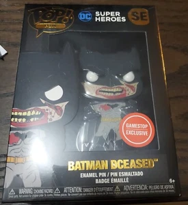 Funko Pop Bloody Batman Esmalte Pin Lanzado Gamestop Exclusivo con Pegatina 4" Nuevo - Imagen 1 de 2