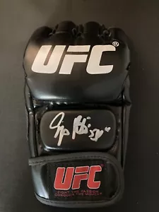 MMA: Sergio "Phenom" Pettis Autographed UFC Glove! Obtained In Person MT COA - Picture 1 of 4