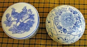 CAJAS DE BARATIJAS AZULES Y BLANCAS-2 - PINTADAS A MANO PARA SKYMOUR MANNING Y HECHAS EN CHINA - Imagen 1 de 2