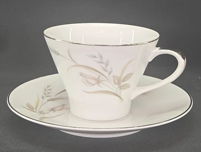 Juego de tazas planas y platillos Rose Ballet, de Mikasa Foto 1 de 4