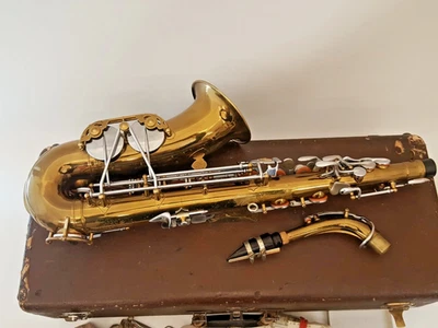 Vintage 1940 Martin Handcraft Committee II saxophone + case + Mouthpiece - Image 1 of 4