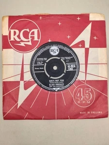 She's Not You by Elvis Presley 7" 45RPM single 1962 RCA 1303 EX - Foto 1 di 6