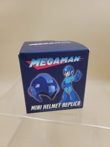 Mega Man ~ Mini Réplica de Casco ~ ESCUDO HOJA VERDE ~ Exclusivo de Capcom/LootCrate~Nuevo - Imagen 1 de 6