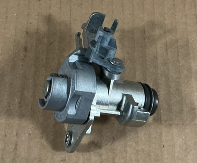 Audi A5 S5 SR5 2011-2016 Quattro cilindro de bloqueo de maletero 8F0827573 OEM Foto 1 de 4