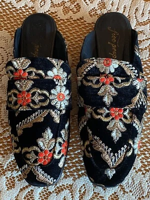 Free People Mules 8 Terciopelo Vacaciones Bordado Mocasines Zapatos Diapositivas 39 Oro Threa Foto 1 de 4