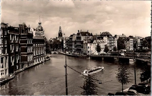 Postal Río Amstel Klovenierburgwal Canal Ámsterdam Holanda Países Bajos RPPC - Imagen 1 de 3