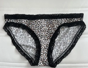 Victoria's Secret bikini knickers briefs Lace Size M Leopard Print 🐆 NWOT - Picture 1 of 4