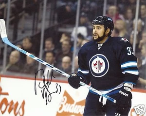 DUSTIN BYFUGLIEN WINNIPEG JETS FIRMADO 8X10 FOTO W / COA # 3 - Imagen 1 de 1