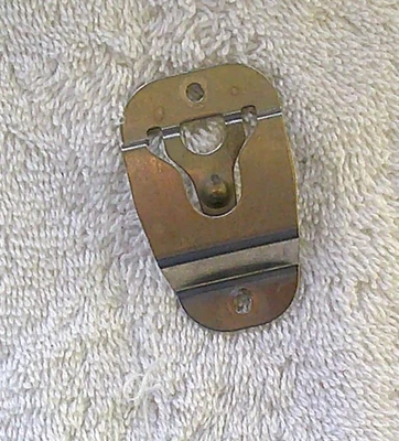 Clip de micrófono, hangar, soporte para VHF y SSB, etc. Foto 1 de 2