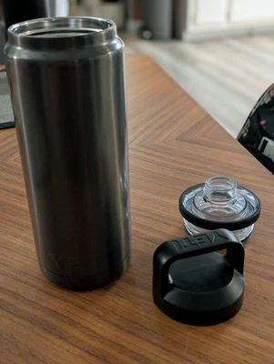 Yeti Rambler Elements Bottiglia Grafite 26 oz con Tappo Chug - Vedi Descrizione - Immagine 1 di 4