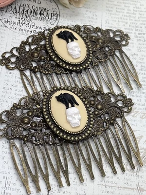 Par de peine de pelo gótico con pasador de bronce camafeo gato negro gatito calavera boda Foto 1 de 4