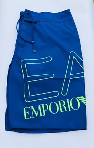 Emporio Armani EA7 blau 100 % Polyester Grafik Logo Strandshorts Größe L neu mit Etikett - Bild 1 von 4