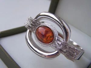 SUPERB MODERNIST SOLID STERLING SILVER BALTIC COGNAC AMBER BANGLE BRACELET 7" - Picture 1 of 7
