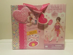 Fancy Nancy Tres Fancy Dress Up Suitcase * Outfit Necklace Tiara Slippers * NEW - Picture 1 of 6