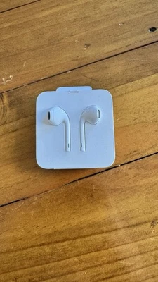 Apple Kopfhörer mit Kabel 2 Stück - Bild 1 von 4