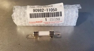 90982-11050 Toyota OEM Genuine FUSE, HIGH VOLTAGE, Air Conditioner AC Pump Fuse - Picture 1 of 6