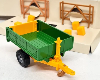 Britains 1/32 - Tipping Trailer With Bales etc 9565 For Model Farm Vehicles - Image 1 of 4