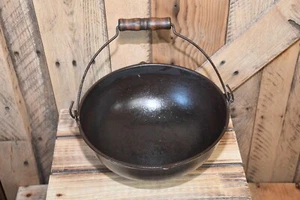 Vintage Cast Iron Pot Bean Kettle Stockpot. - Picture 1 of 4