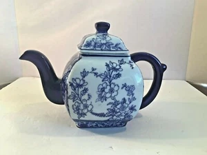Asian Japanese Style Porcelain Tea Pot 2-Tone Blue White Floral w/Lid - Picture 1 of 10