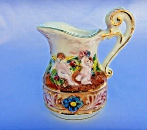 CAPODIMONTE  M.A.S. ITALY  CREAMER / SMALL PITCHER w CHILDREN    VINTAGE  - Imagen 1 de 6
