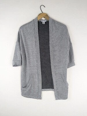 Cárdigan Largo Barney's New York Plateado Metálico Abierto Hecho en EE. UU. Bolsillos Pequeños Usado en Excelente Condición  Foto 1 de 4