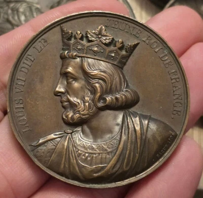 French Historical Bronze Medal Louis VII, 41th King of France (1120-1180), Caqué - Image 1 of 2