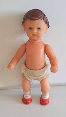 3) ANCIENNE PETITE POUPEE  ARI EN CAOUTCHOUC 10 cm VINTAGE ANNEES 60 - Photo 1/4