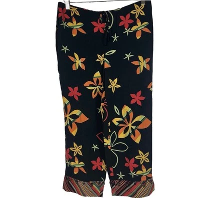 Pantalones Capri Stonebridge Rayón Negros Florales Cintura Elástica Borde con Cuentas Talla P-M Foto 1 de 4