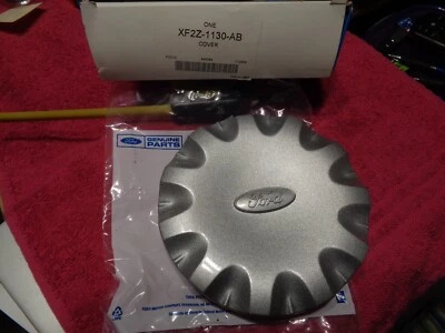 NOS 1999 2000 2001 2002 FORD LINCOLN WINDSTAR WHEEL CENTER CAP XL2Z-1130-AB NEW - Image 1 of 4