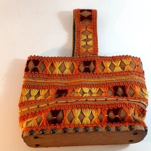 Vintage Hippie/Boho Sackleinen Geldbörse 70er Jahre Herbstfarben Garn gefüttert Uni-Griff Holzbasis M3 - Bild 1 von 15