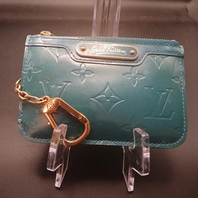 Louis Vuitton Monograma Vernis Bolsa para llaves Azul Galácico, Inscripción Interior Foto 1 de 4