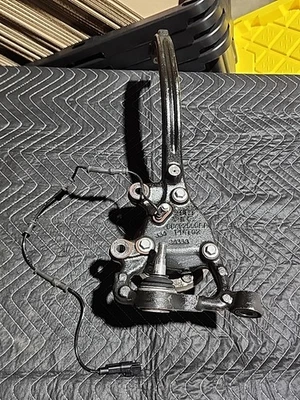 2015-2023 道奇充电器 挑战者 Scat Pack SRT 前左主轴指关节轮毂 — 第 1/4 张图片