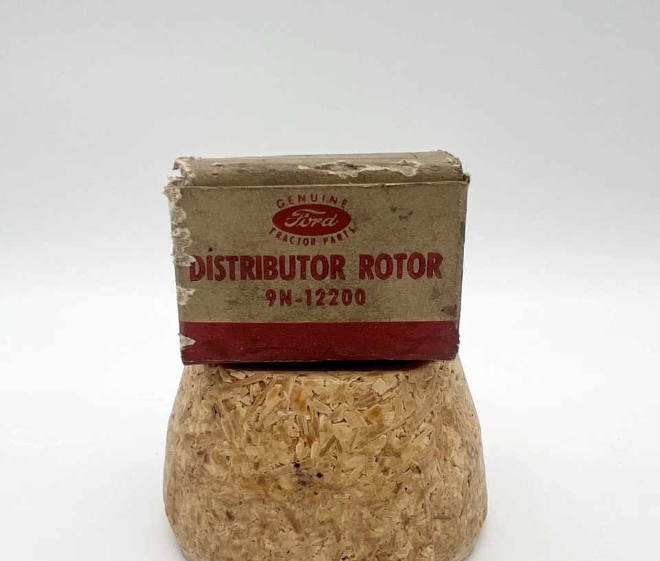 Vintage 40s Genuine Ford Tractor Distributor Rotor 9N-12200 NOS Original Box - Image 1 of 4