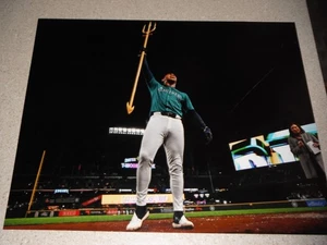 SEATTLE MARINERS JULIO RODRIGUEZ SIGNIERT CELEBRATIONS 16X20 - Bild 1 von 2