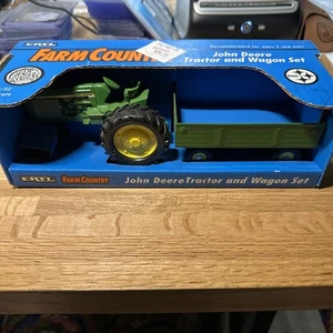 John Deere Tractor Wagon ERTL 1/32 Scale Farm Country Set Vintage Green Diecast - Picture 1 of 3