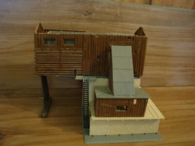 Model Power HO Scale Blue Coal Depot - Image 1 of 4