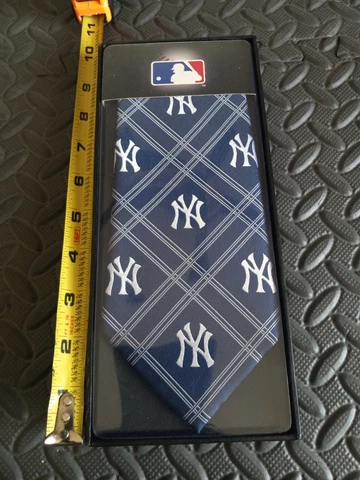 New York Yankees MLB Genuine Merchandise Men's Eagle Neckwear Neck Tie NIB Cover