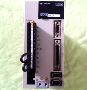 Nuevo en caja Yaskawa SGDS-08A02A Servo Drive - Imagen 1 de 3