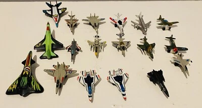 Lot Of 18 Micro Machine Jets/planes/F16/bomber - Image 1 of 4