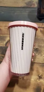 Starbucks Pink Grande 16 oz Cold Cup Tumbler Pleated Lines No Straw - Bild 1 von 5